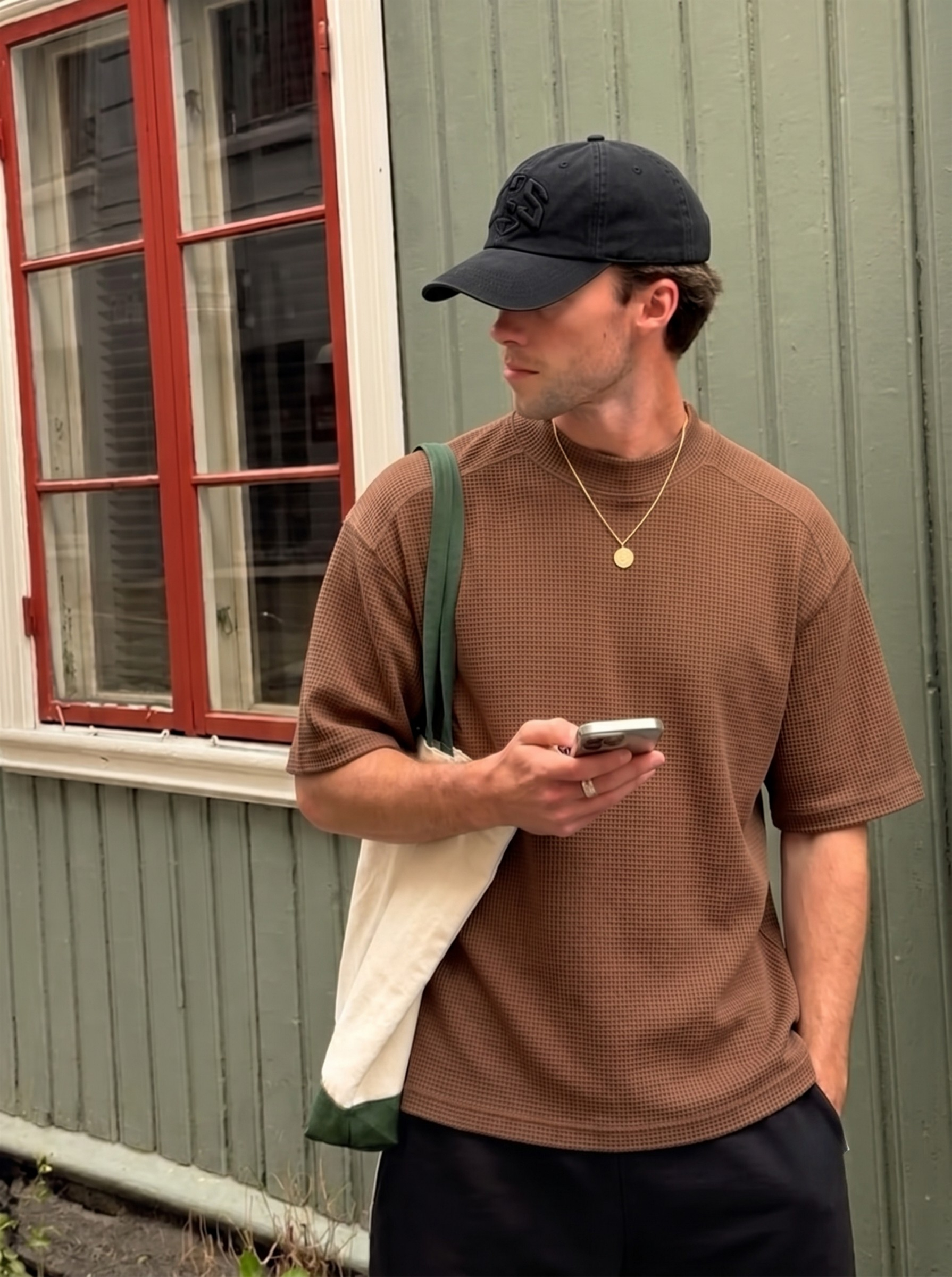 BASIC T-SHIRT