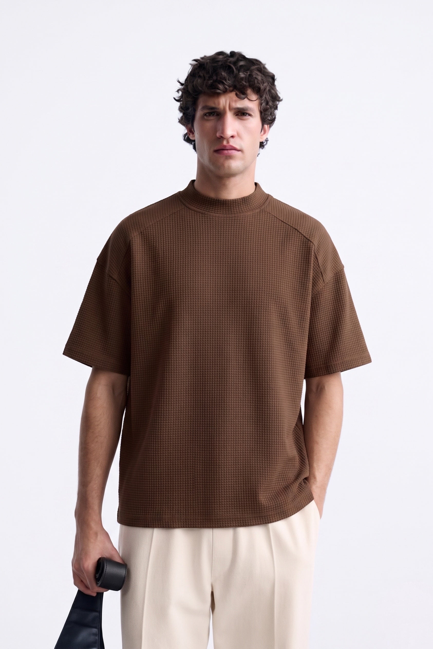 BASIC T-SHIRT