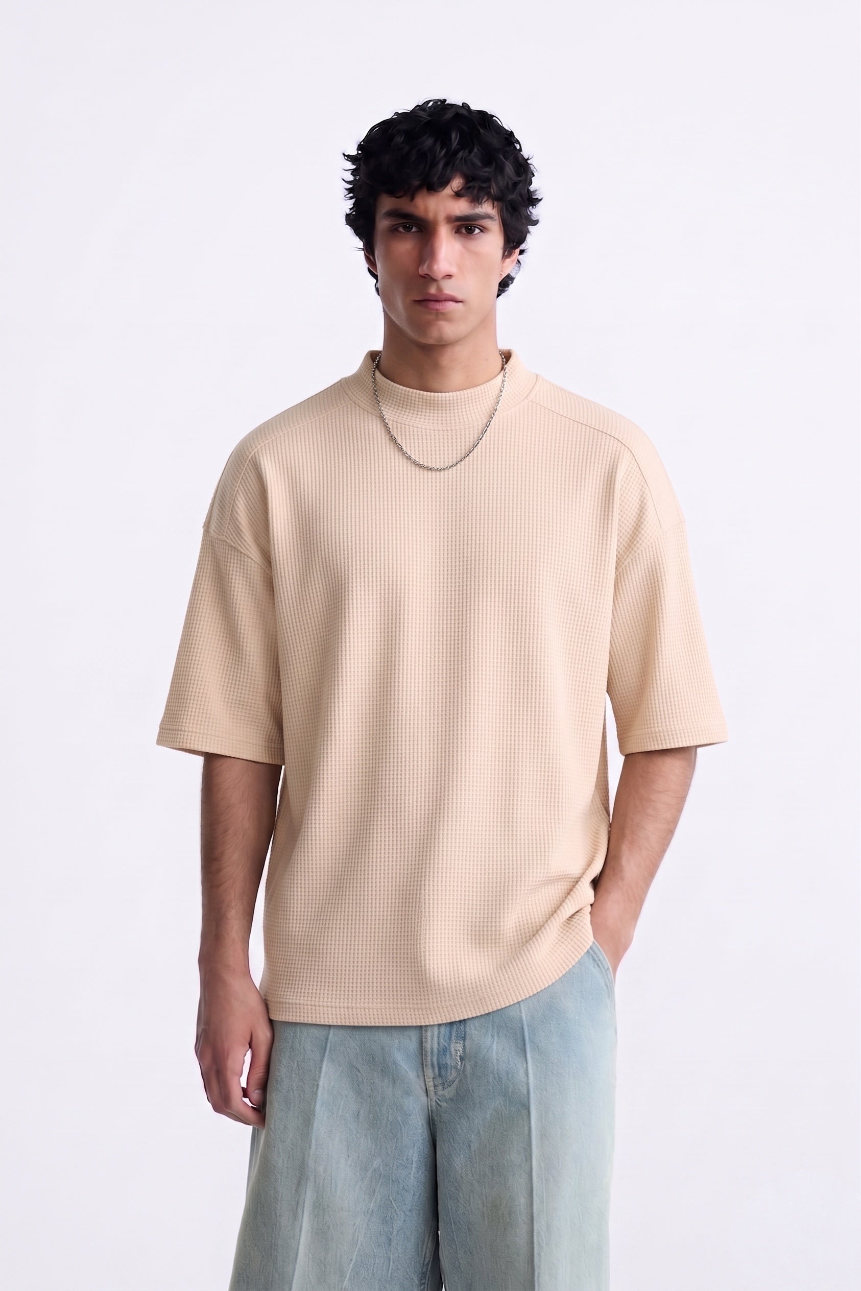 BASIC T-SHIRT