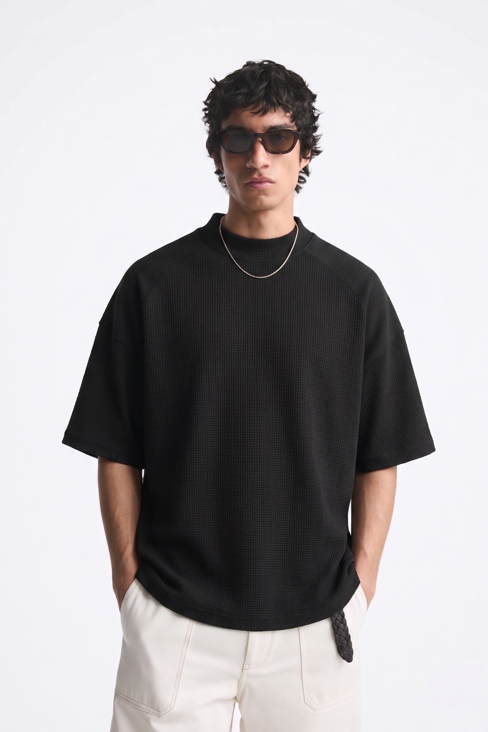 BASIC T-SHIRT
